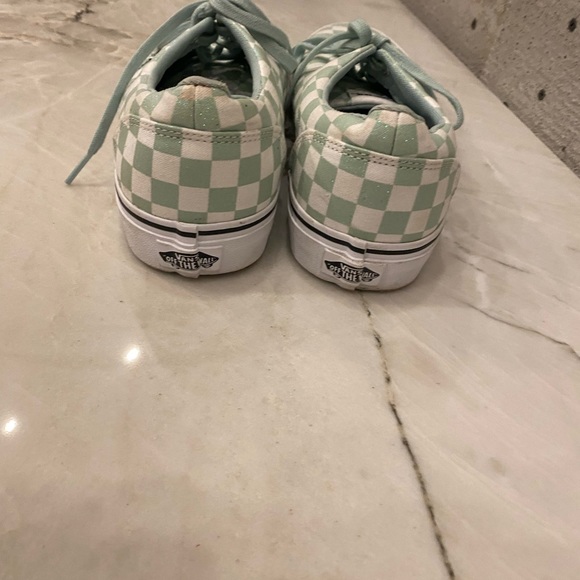 Green and white size 10 women’s sneakers - Picture 7 of 7
